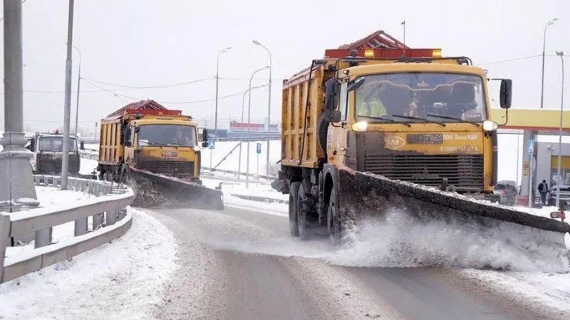 За ночь в Подмосковье очистили от снега 14,4 тысячи километров дорог