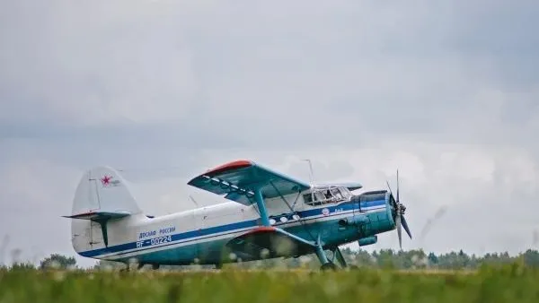 Самолет Ан-2 совершил аварийную посадку в Ростовской области