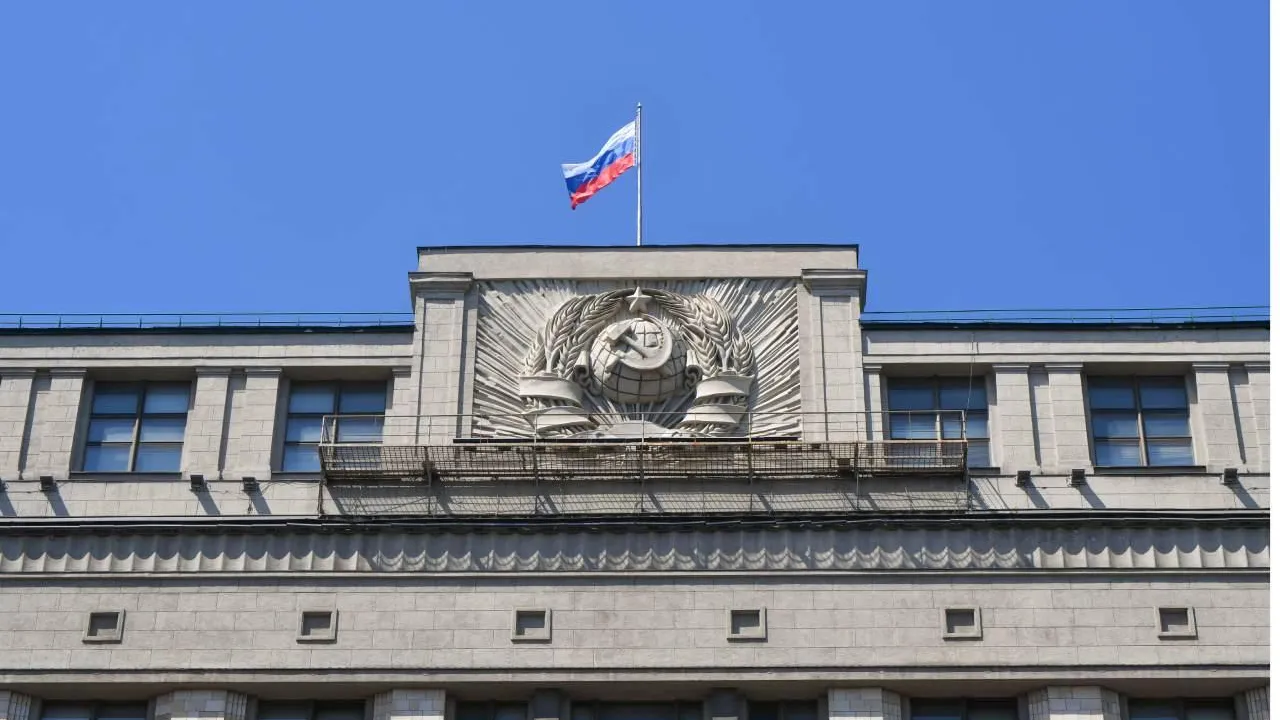 Госдума приняла закон о возможности службы по контракту для осужденных