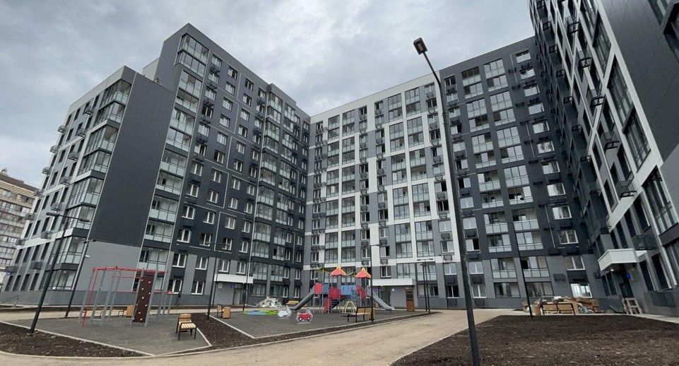 Более 670 жителей аварийных домов расселили за неделю в Подмосковье
