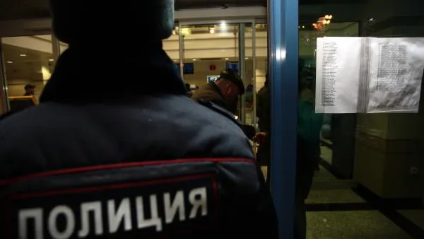 На рейсе Южно-Сахалинск - Москва хулиган избил бортпроводника