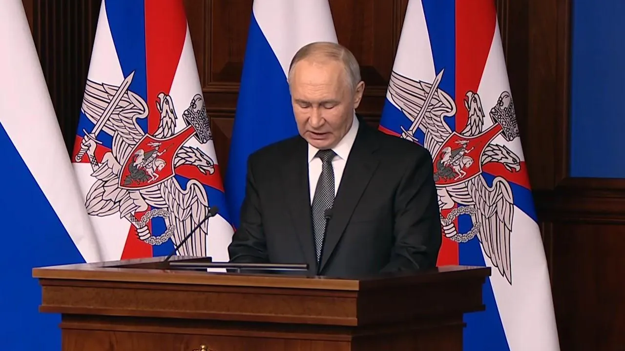 Путин заявил, что Россия не бряцает ядерным оружием