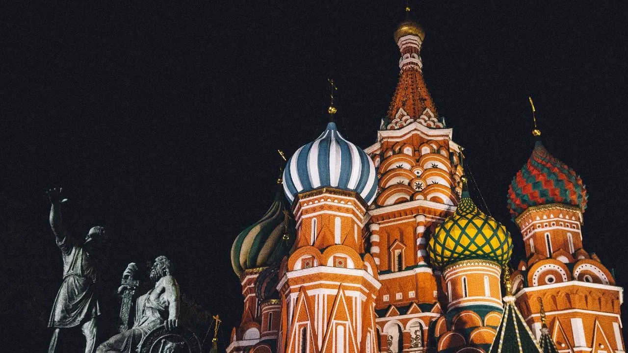 Автор расследования о жене Макрона объяснила поиск убежища в России