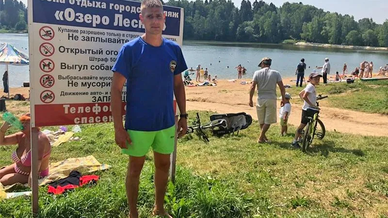 Отдыхающий на пляже в Сергиевом Посаде вернул с того света утонувшего мужчину