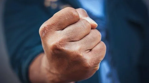 Два астраханца напали на мужчину в Подольске, избили его и ограбили