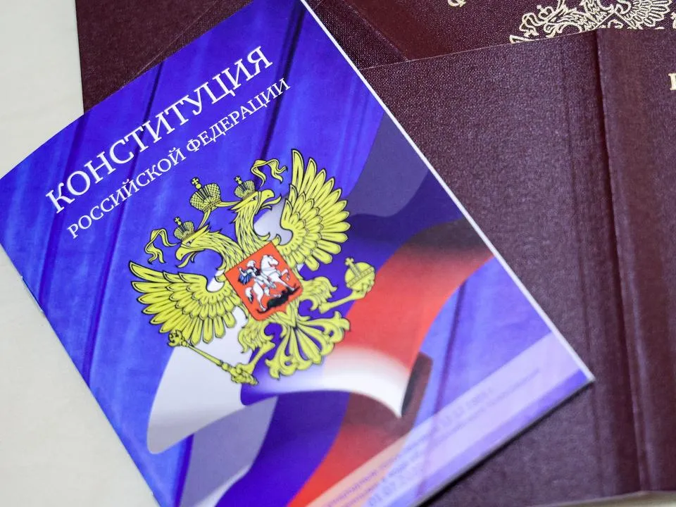 «Должны знать, что их близких ожидает нищета»: в Госдуме в День Конституции раскрыли, как победить коррупцию в РФ