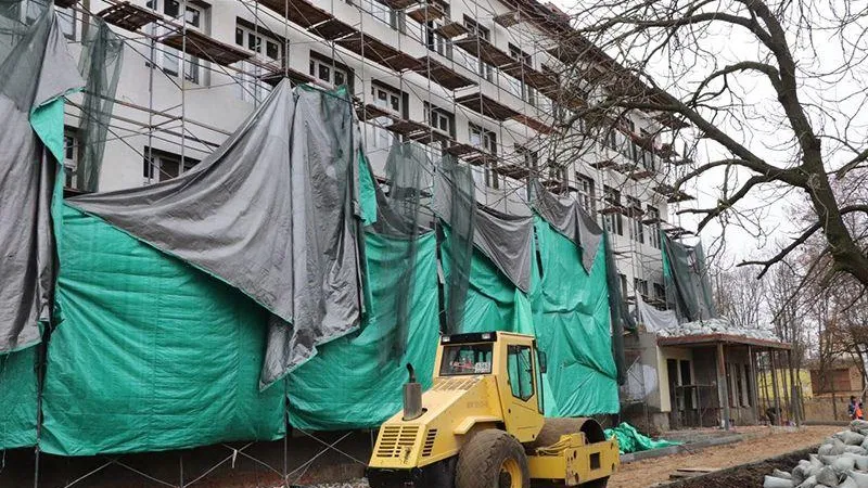 Ход капитального ремонта школы №18 проверили в Павловском Посаде