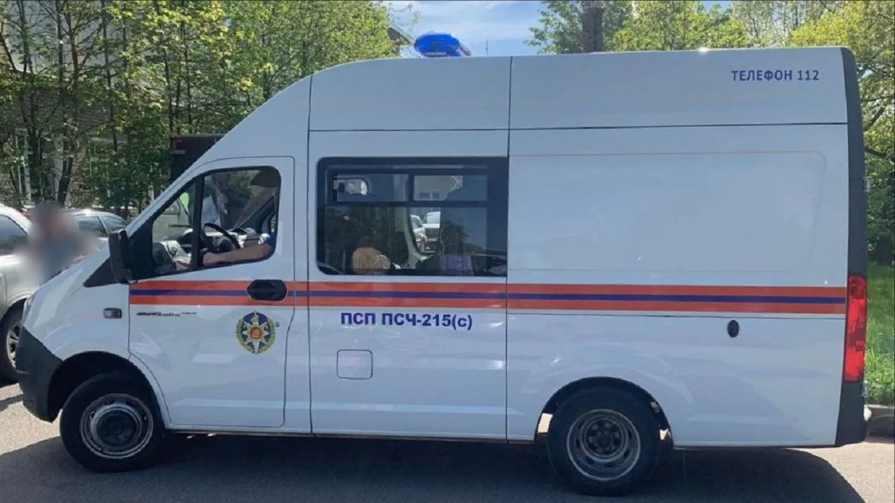 Спасатели вытащили женщину из поврежденного после ДТП под Талдомом автомобиля