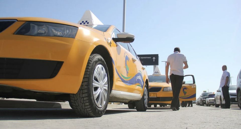 Появилось видео с места аварии с Mercedes посольства Северной Кореи в центре Москвы