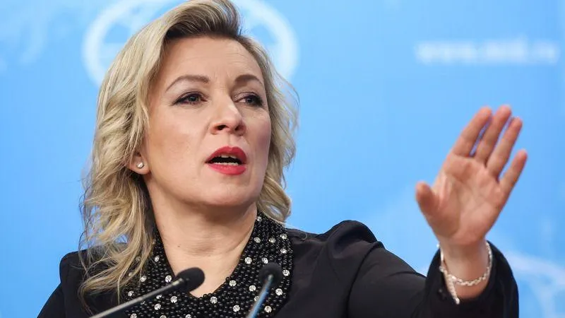 Россияне попросили Захарову перестать обращать внимание на Зеленского