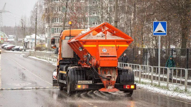 Дорожные службы Подмосковья перевели на зимнее содержание дорог