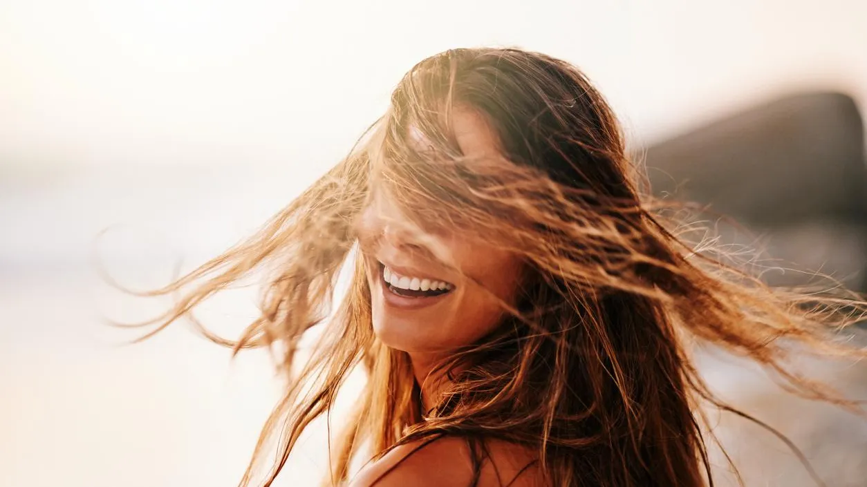 Врач объяснил, почему в декабре опасно выходить на улицу с мокрыми волосами