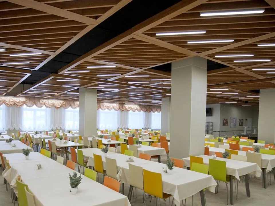 Киноа, морепродукты и многое другое: что еще стоит включить в меню школьных столовых