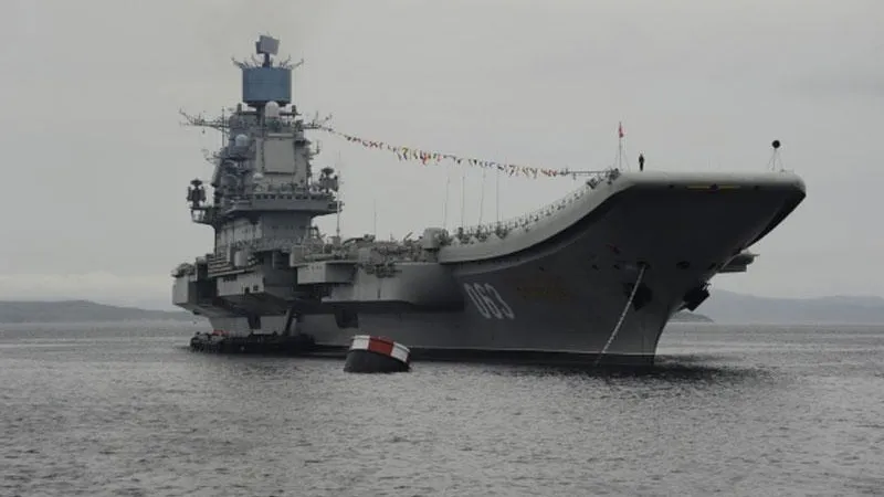 Пилот истребителя Су-33 не смог сесть на авианосец «Адмирал Кузнецов»