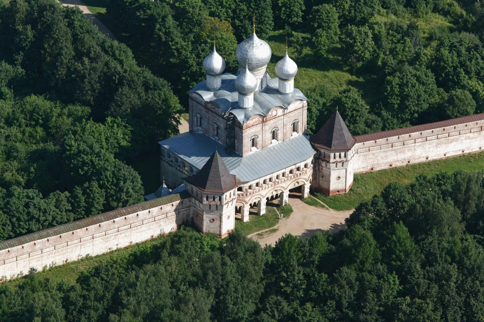 Serguei Fomine/Russian Look/ Монастырь святых Бориса и Глеба в Торжке