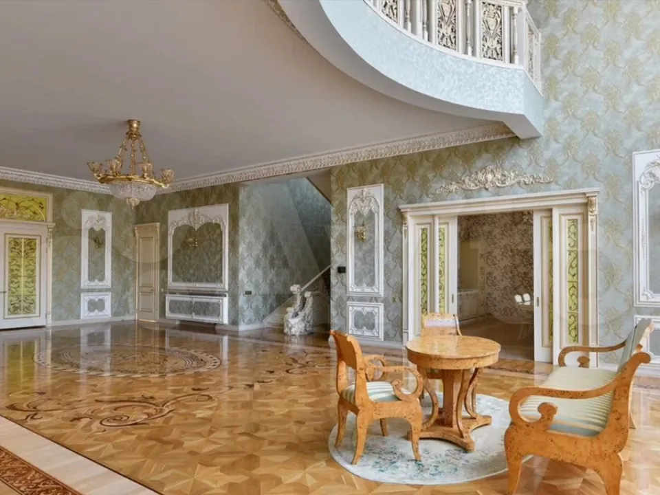 Фото: городская доска объявлений