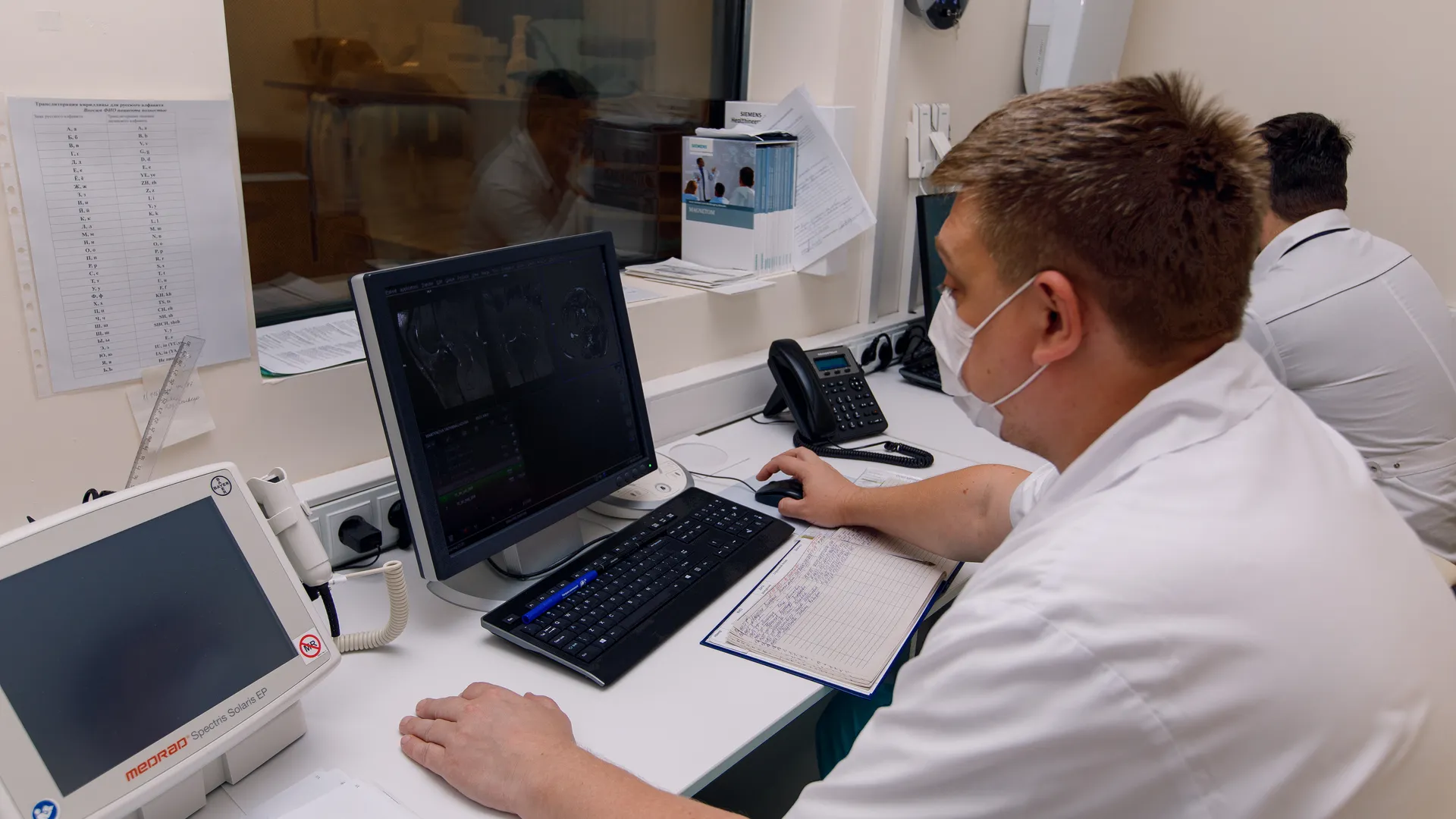 Нижегородские медики начнут худеть прямо на работе