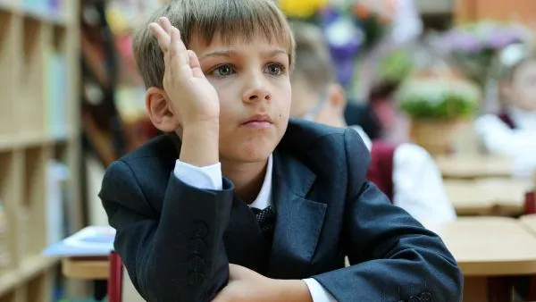 Два иностранных языка должны изучать школьники региона – министр