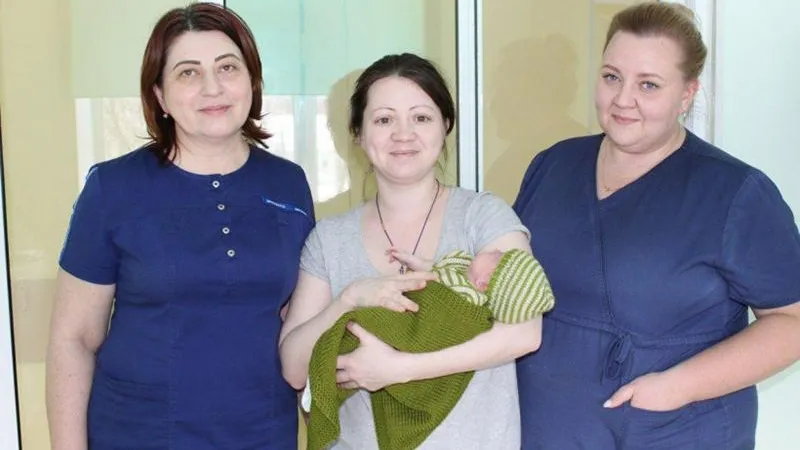 «Главное – поддержка семьи!»: мать младенца с ладошку поделилась эмоциями