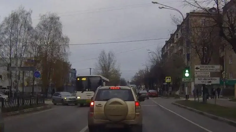 Нелепое ДТП: автоледи не заметила автобус в Дмитрове