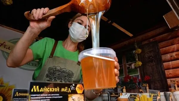 Эксперт рассказал, как выбрать качественный мед