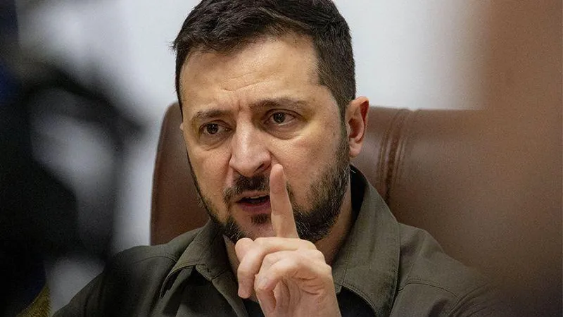 «У Зеленского получается создавать образ жертвы»: политолог высказался о награде президента Украины
