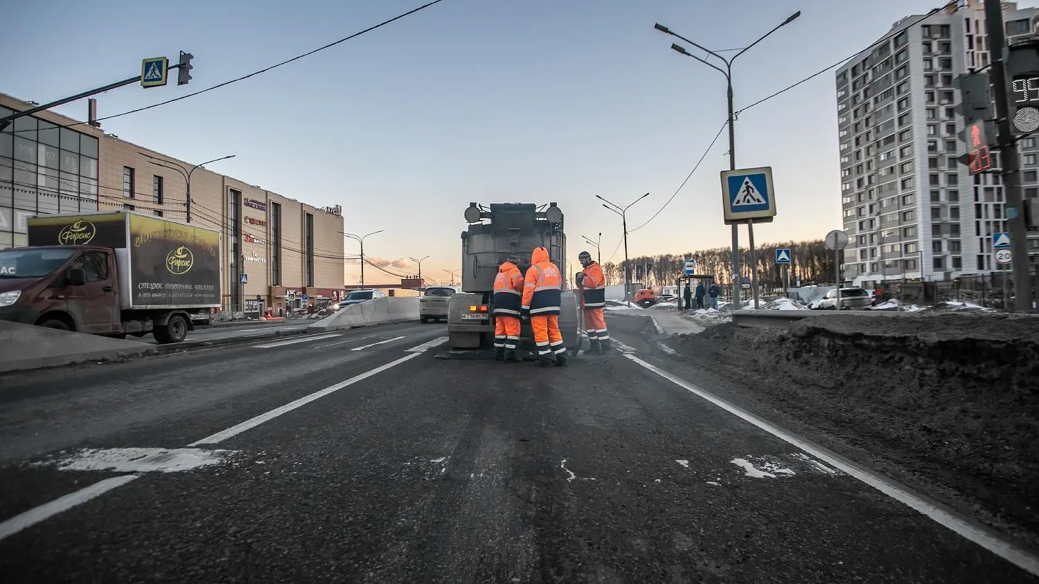 Дорожники отремонтировали более трех тысяч ям на дорогах Подмосковья за неделю