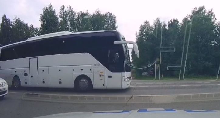 Пьяный житель ХМАО сел за руль автобуса с 30 пассажирами