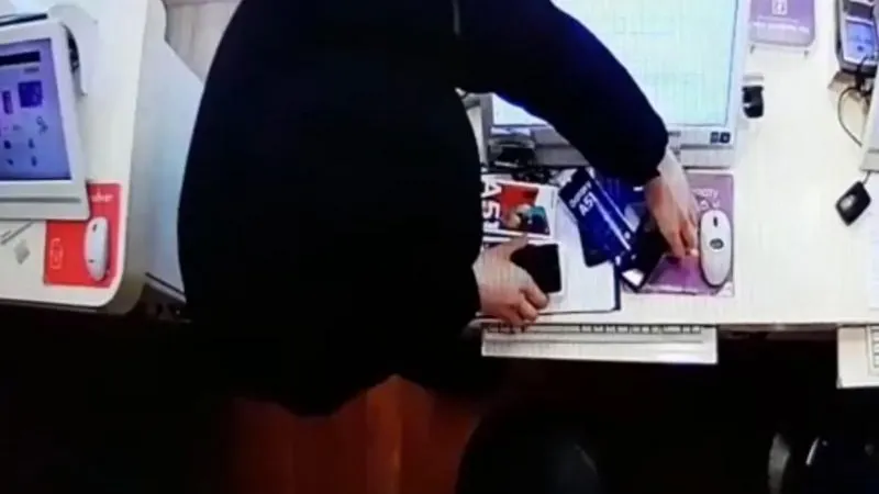 Два молодых человека в Серпухове ограбили салон сотовой связи ради подарков родным
