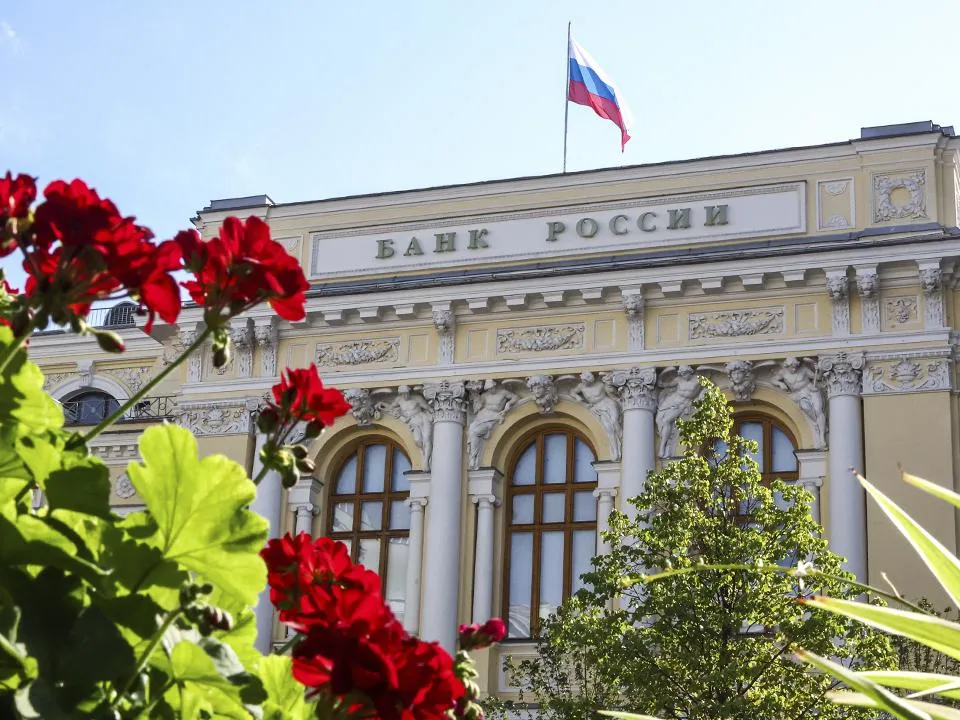 «Это неудачная инвестиция»: во что лучше не вкладываться после нового решения ЦБ