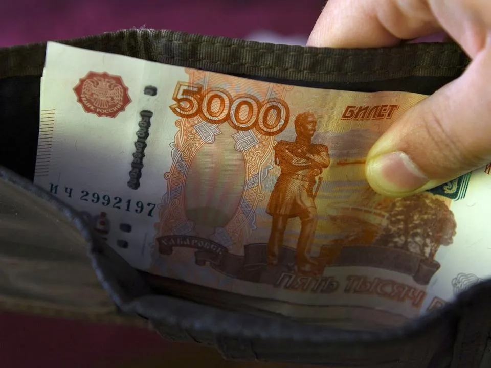 Россиянам на Новый год выплатят по 10 тысяч рублей: кому заплатят и кто деньги получить не сможет