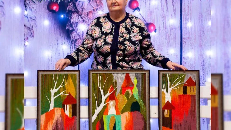 Автор картины со своей работой. Фото: личный архив Валентины Межевовой