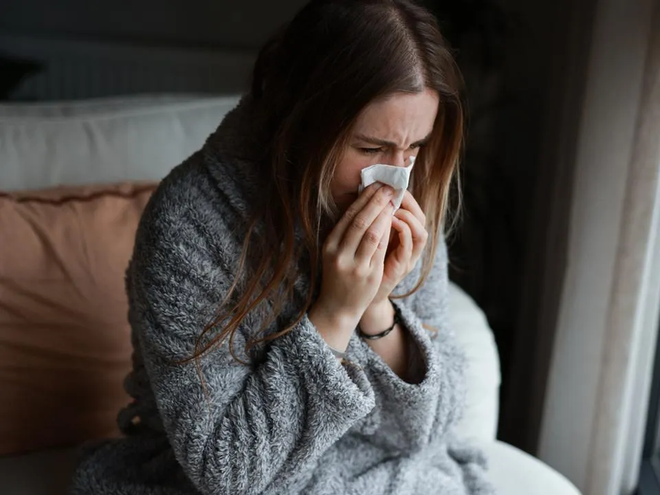 Заболеваемость ОРВИ в России выросла в 1,5 раза после праздников: врачи рассказали об обстановке в Подмосковье