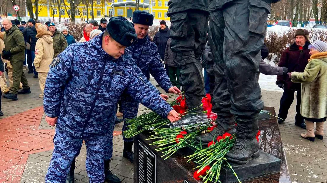 Сотрудники подмосковного главка Росгвардии приняли участие в памятных мероприятиях, посвященных 37-й годовщине вывода войск из Афганистана