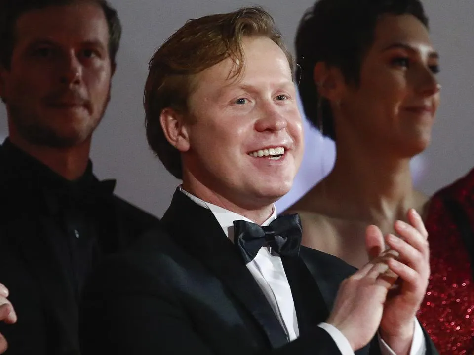 «Вопросы, любовь, отчаяние, ненависть»: Антон Богданов рассказал, над чем сейчас работает как режиссер