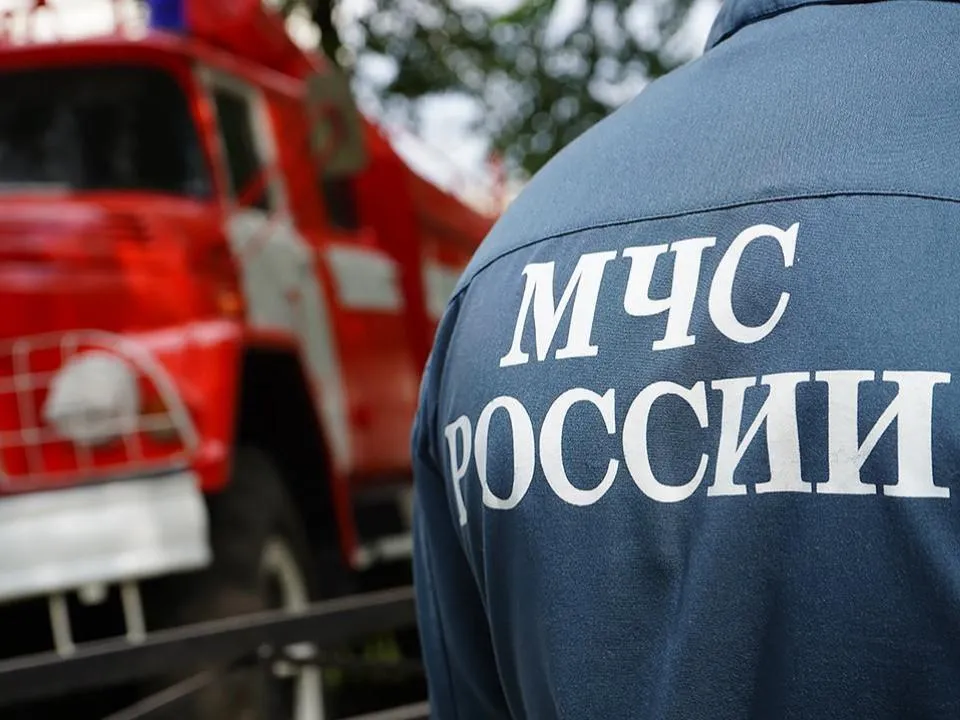 В отделении банка в Петербурге произошедший сильный взрыв попал на видео