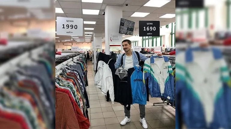 Ближе к народу: Дима Билан отоварился в секонд-хенде 
