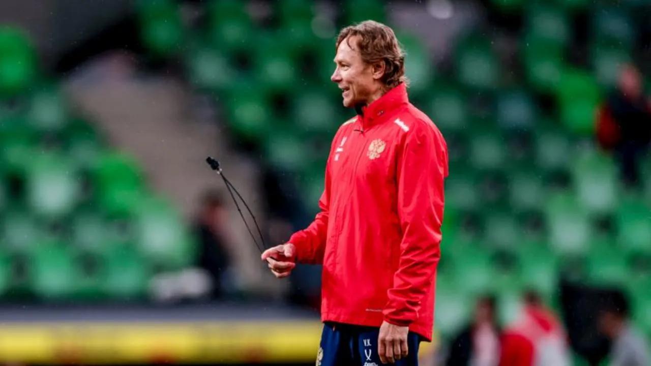 Форвард сборной России рассказал об особенностях работы с Карпиным