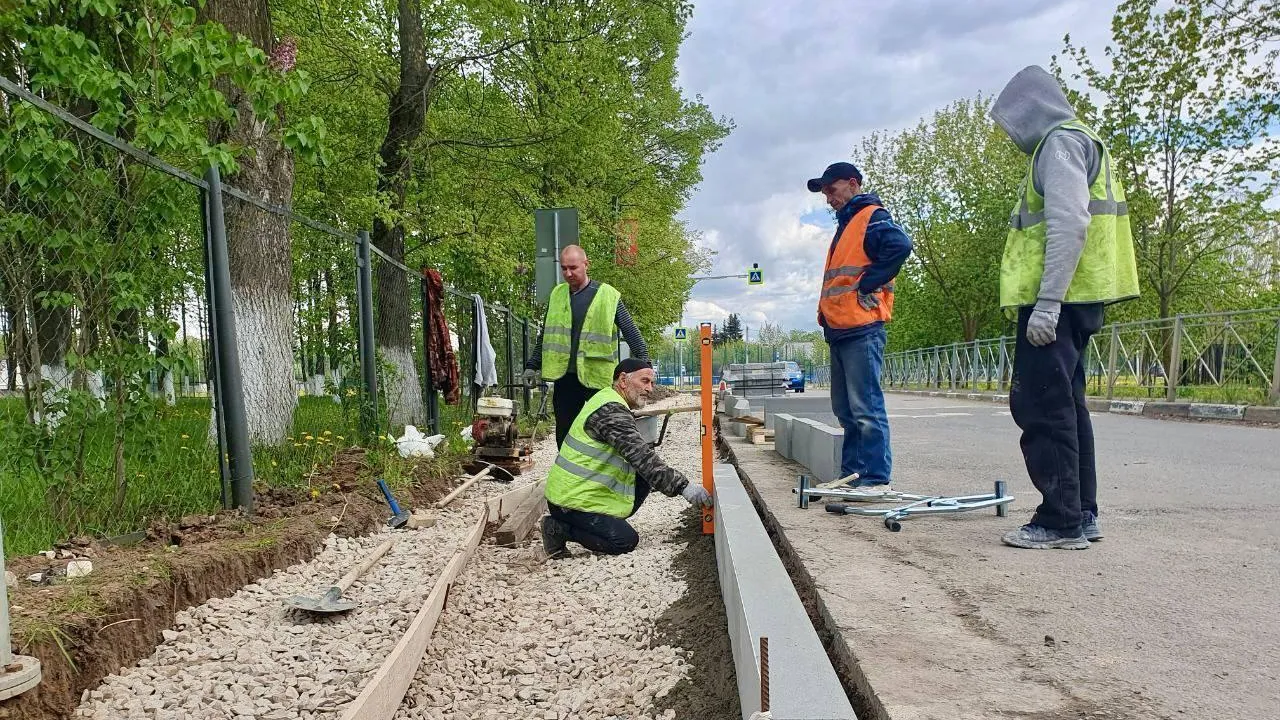 В Московской области началось строительство тротуаров