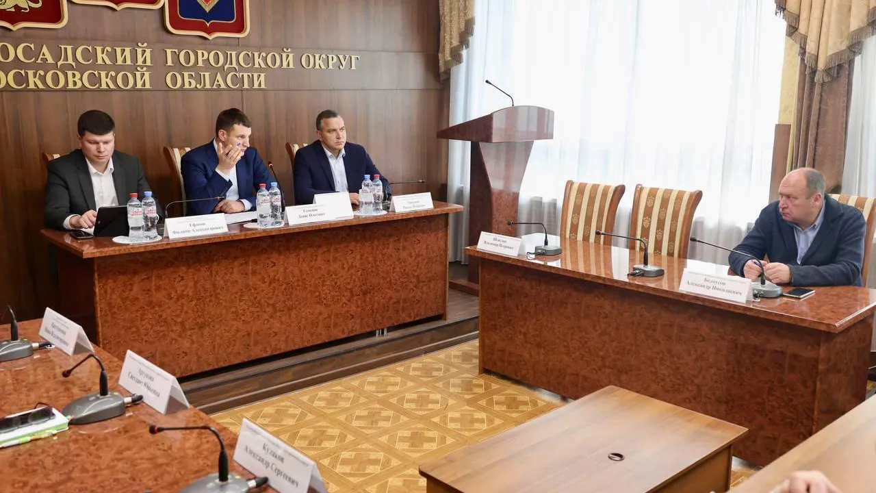 Подачу тепла, вывоз мусора и запуск автобусов обсудили на совещании с главой Павлово-Посадского округа