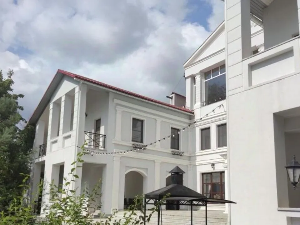 Фото: городская доска купли-продажи недвижимости