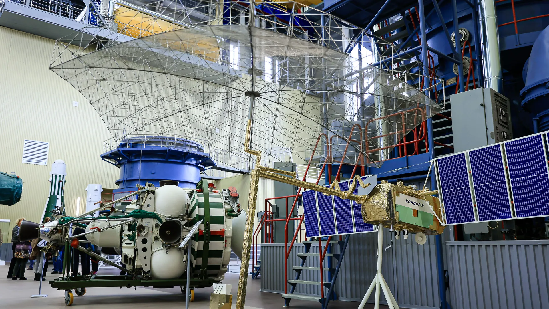 Присваивание звания «Почетный гражданин Московской области» гендиректору «ВПК „НПО машиностроения“ Александру Леонову Губернатором Подмосковья