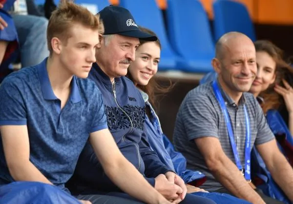 Александр Лукашенко с Николаем и Марией Василевич