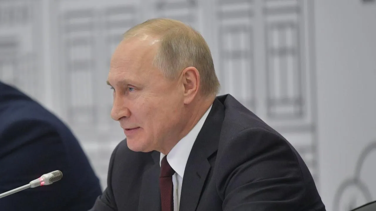 Путин подписал указ об утверждении членов Общественной палаты РФ: в состав вошли Малышева и Сметанюк