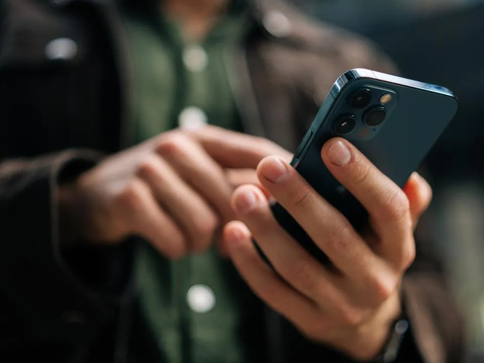 iPhone зависает и перегревается: эксперты объяснили, кому срочно нужно установить обновление iOS 26.3.1