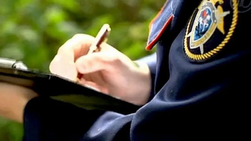 Мертвую девушку и раненую женщину нашли в запертой квартире в Бронницах