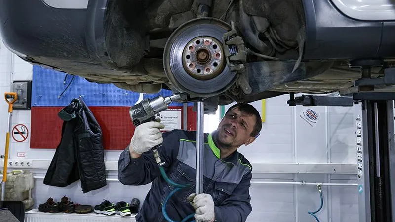 Автовладельцы стали чаще покупать запчасти «с рук», но подмосковные эксперты предостерегают от этого решения