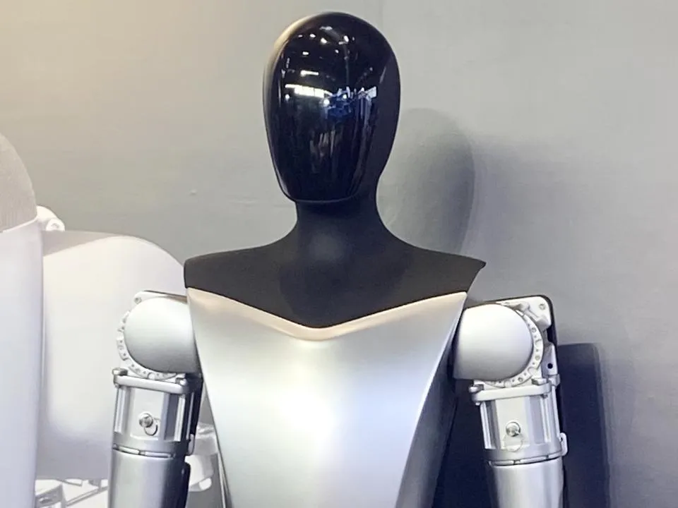 Илон Маск собирает «армию роботов» — заменят ли машины людей уже в 2026 году