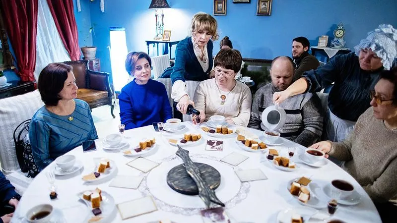 Чай с позолотой и исторические вкусы: в Коломне проводят новую экскурсию