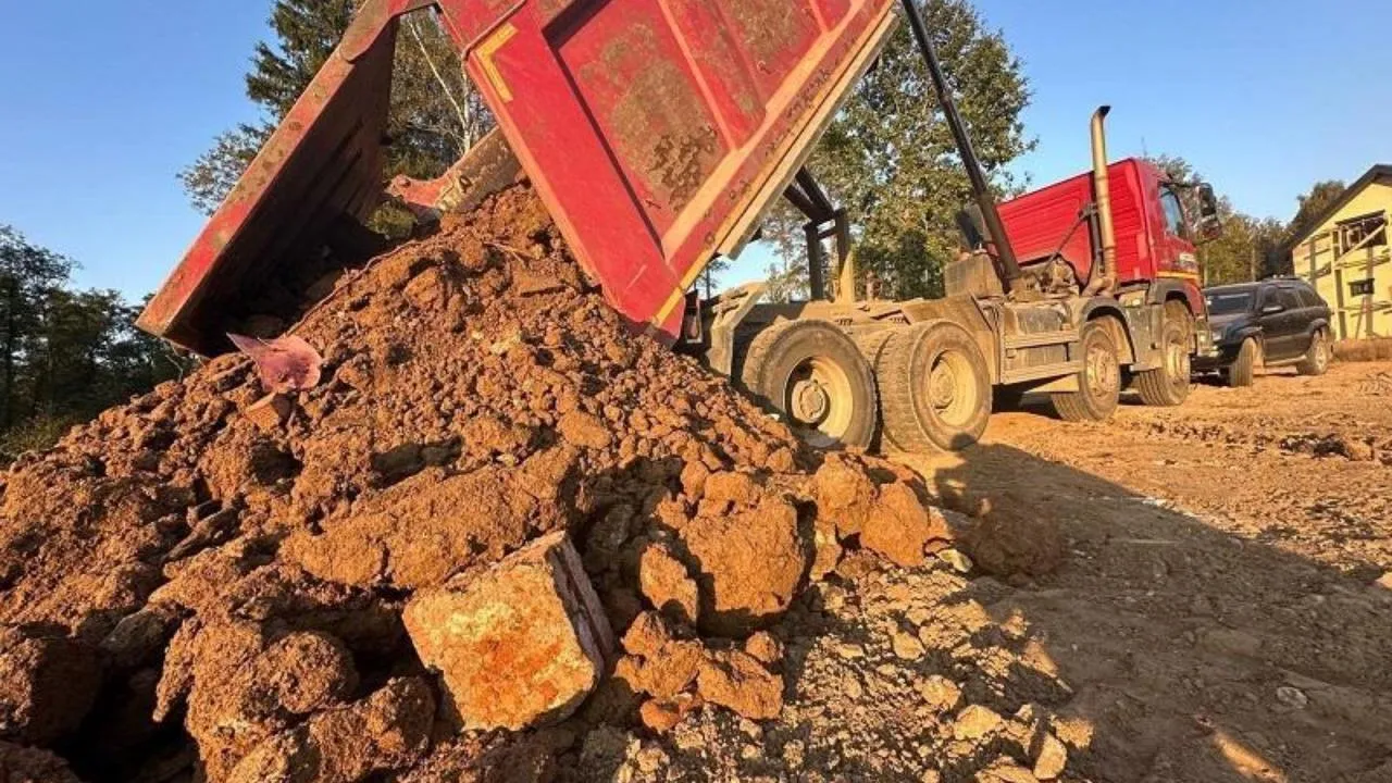 Попытки образования незаконных свалок пресекли в трех округах Подмосковья